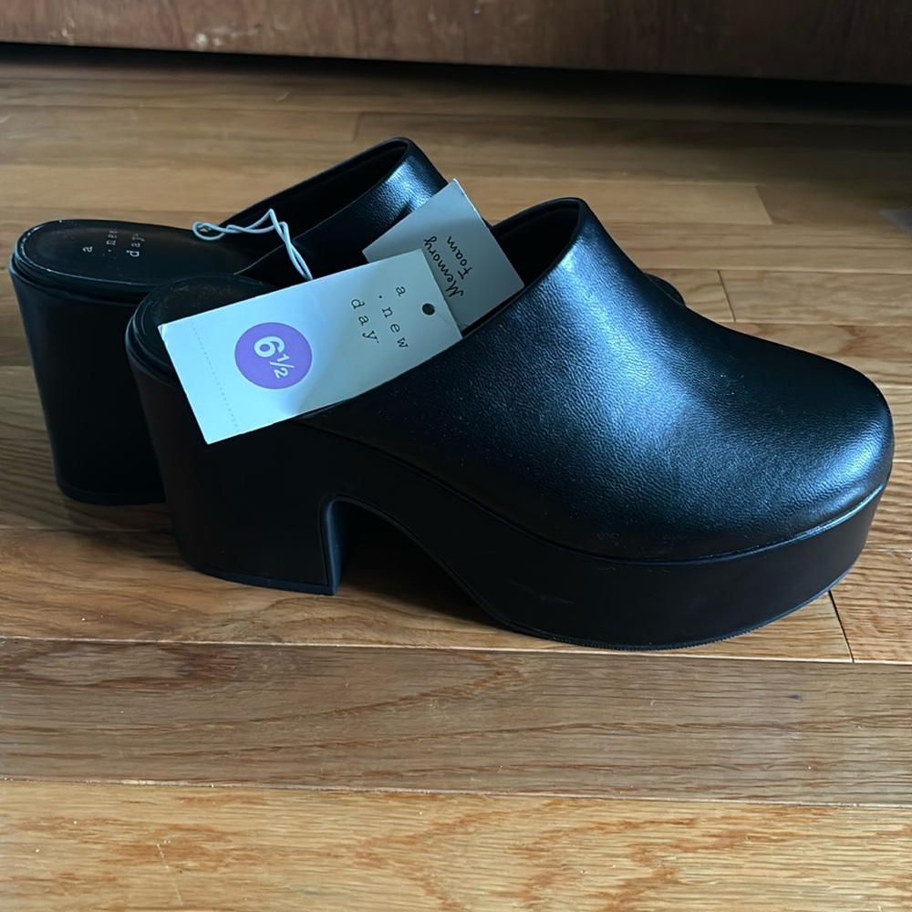Women’s Clogs